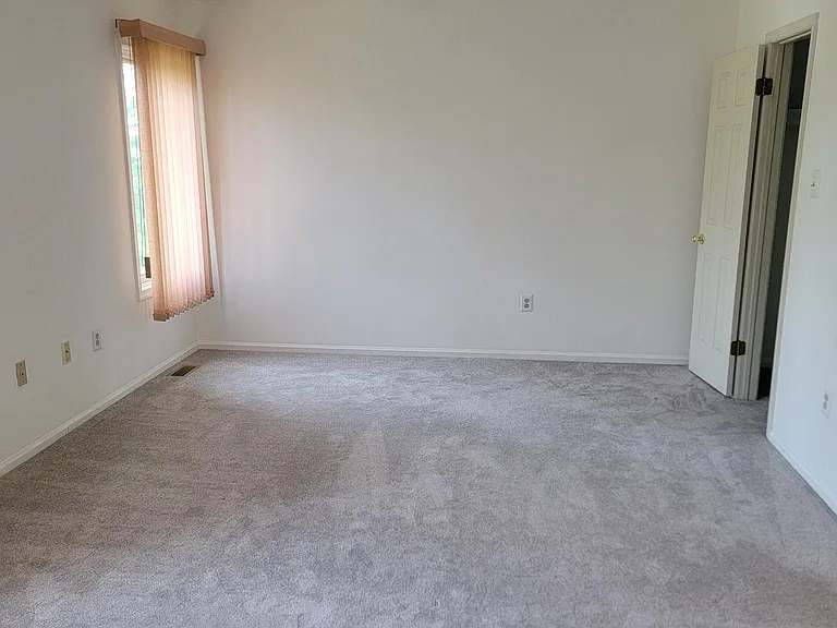1901 Monroe Ln — Photo 17