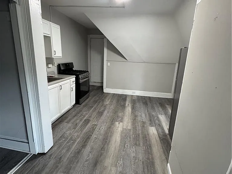 83 Dana St — Photo 6