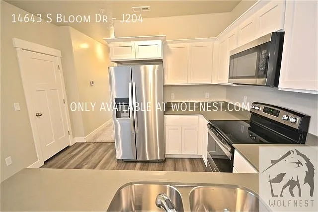 14643 Bloom Dr #J204 — Photo 8