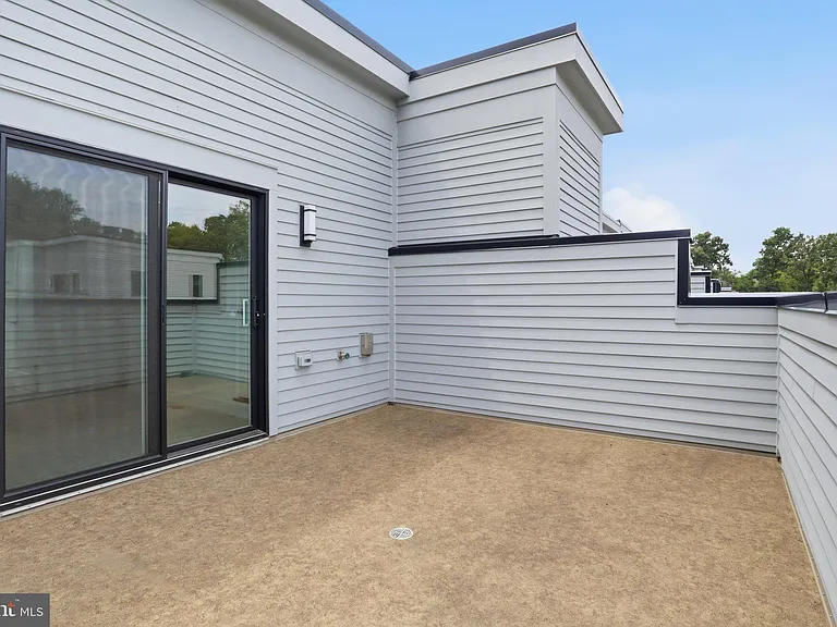 2103 Tysons Rd — Photo 32