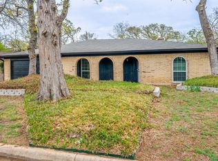2715 Bent Tree Ln, Arlington, TX 76016