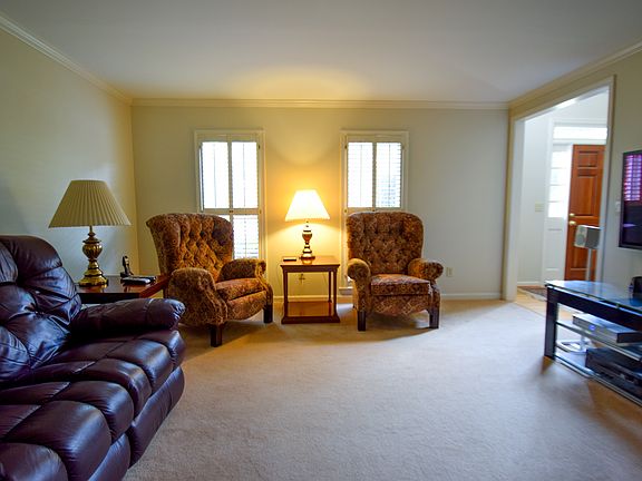 4th image of 368 Brookmeade Way