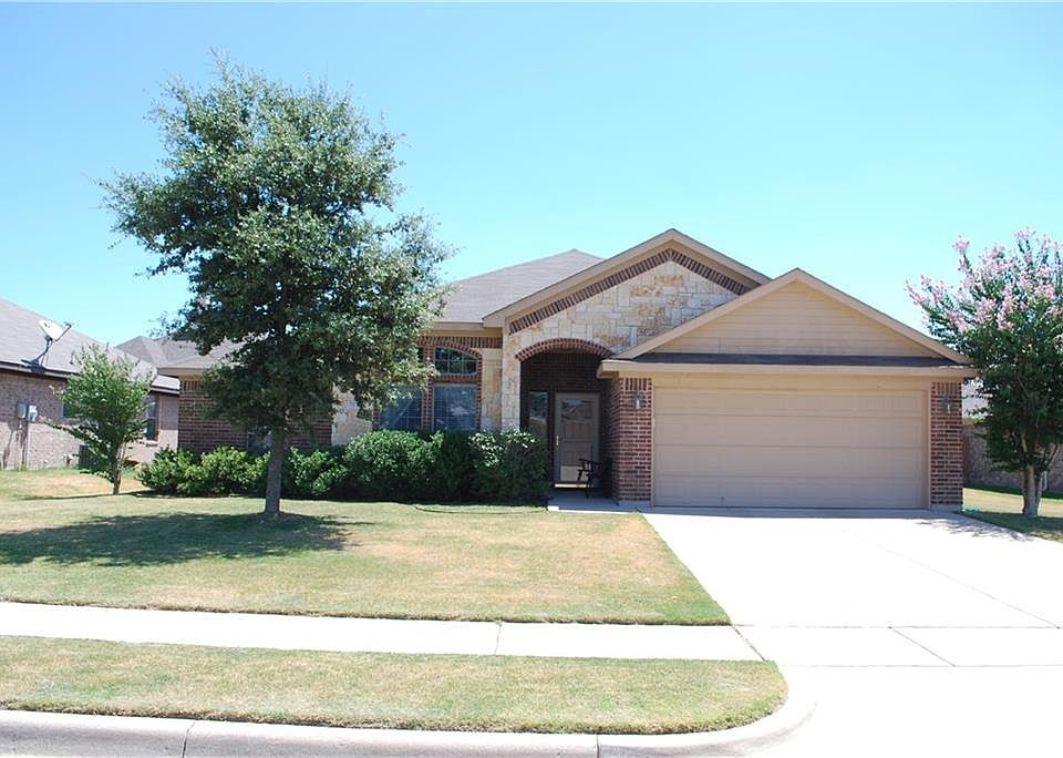 1st image of 723 E Sheila Cir
