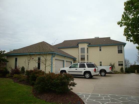 1st image of 380 Yacht Club Dr