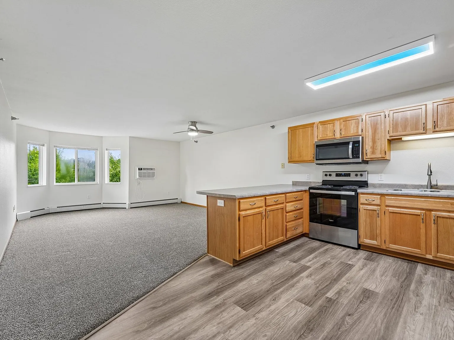 Creekside Commons Apartments — Photo 1