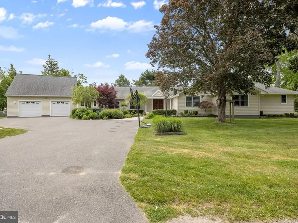 210 Kelly Ave, Tuckerton, NJ 08087