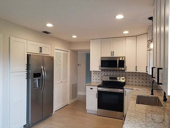 4th image of 5325 Northdale Blvd