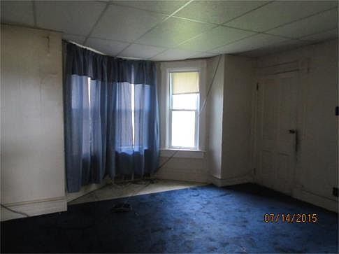 5th image of 1742 N La Fox St