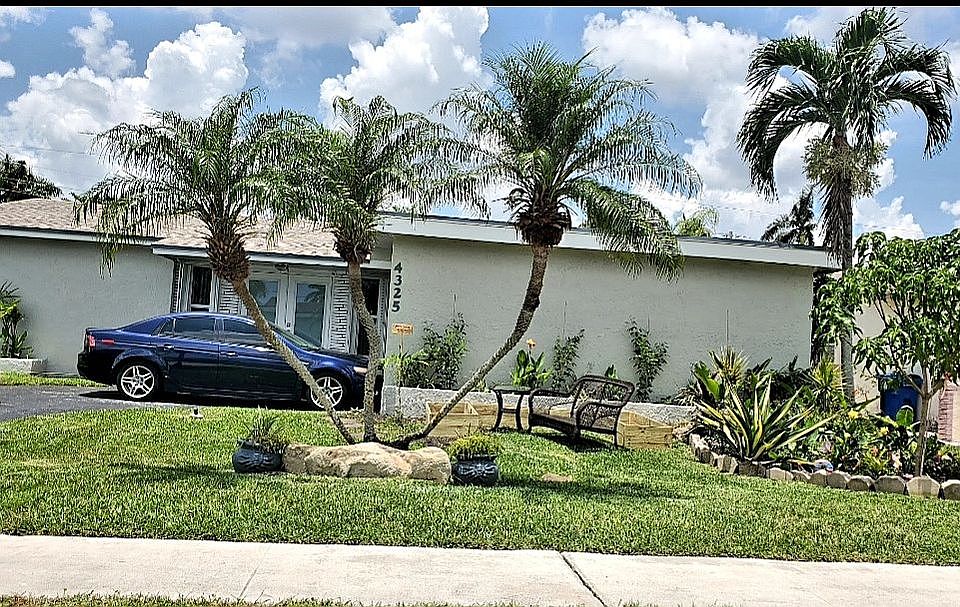2nd image of 4325 NW 115th Ave