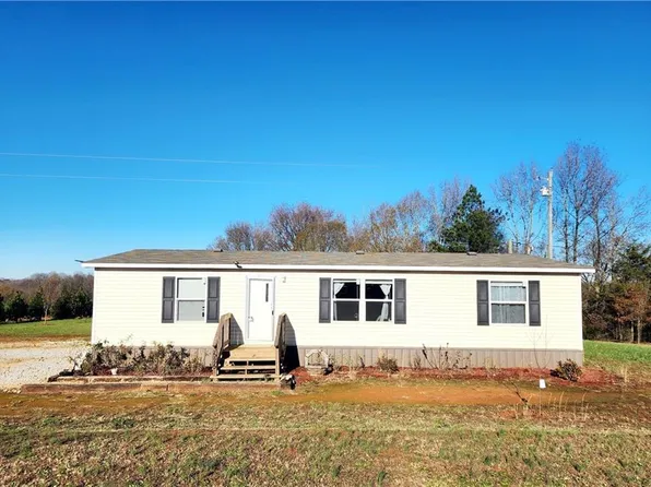 3525 Athens Rd, Royston, GA 30662