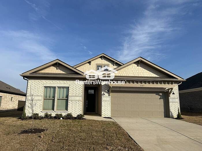 1st image of 207 Stockyard Cir