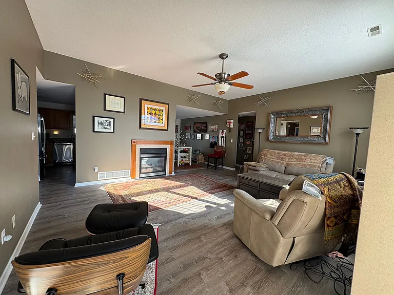 2603 Oakfield Dr — Photo 2
