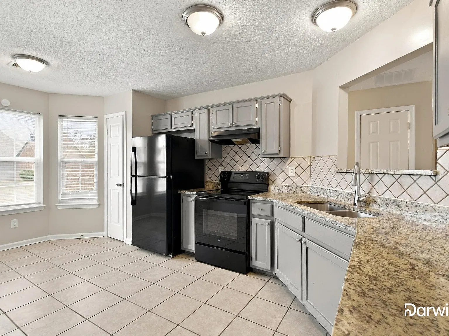 3 bed, 2.0 bath, 1239 sqft, $1,525 — Photo 3