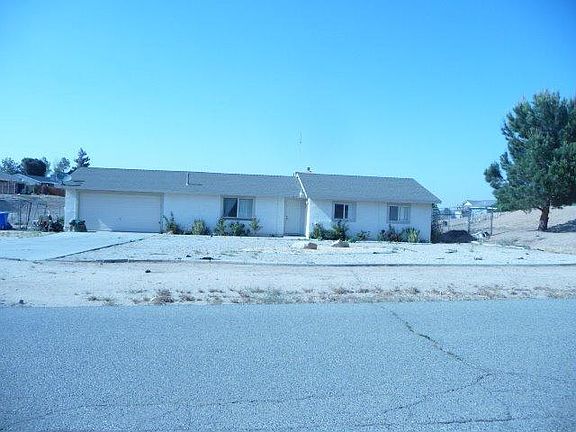 3rd image of 16370 Comanche St
