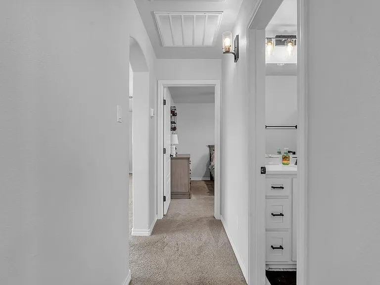 2726 Shirley Dr — Photo 33