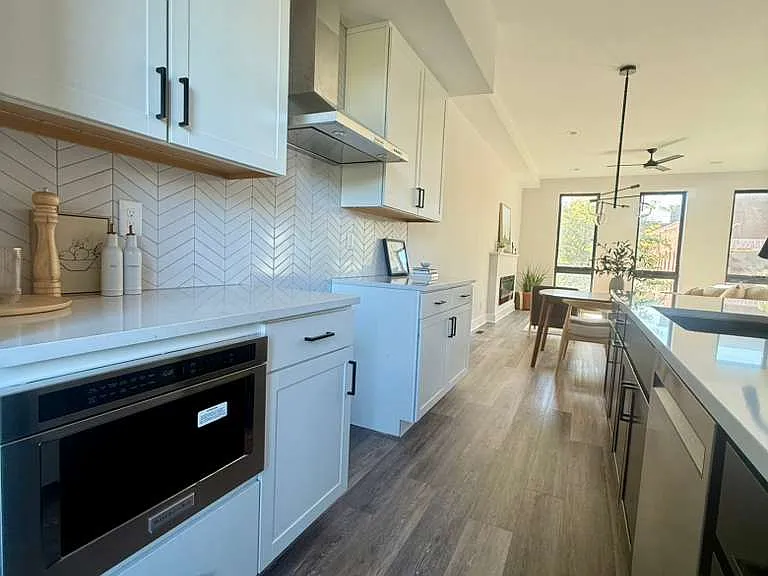 1495 Superior Ave — Photo 13