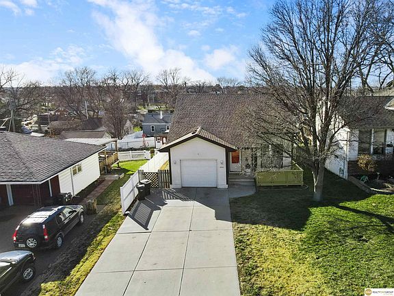 3rd image of 5214 S 82nd St
