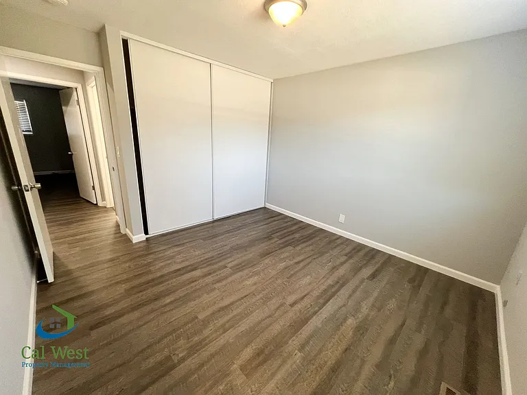 1567 Oriole Ave — Photo 18