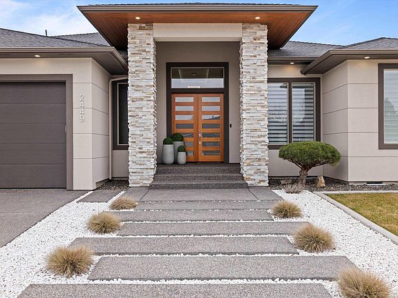 2nd image of 2449 Tiger Ln
