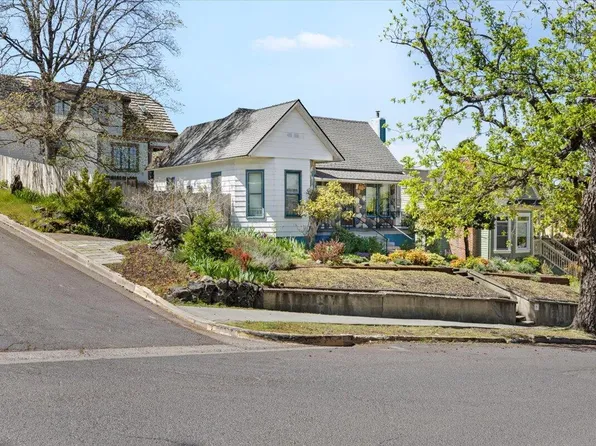 71 Gresham St, Ashland, OR 97520