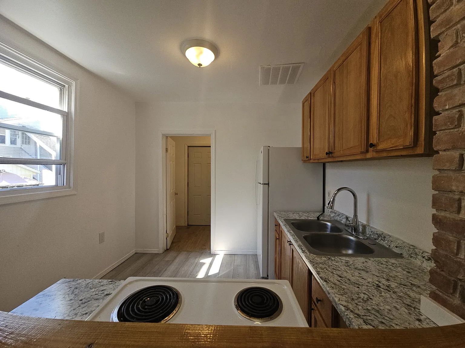 2 bed, $1,350 — Photo 3