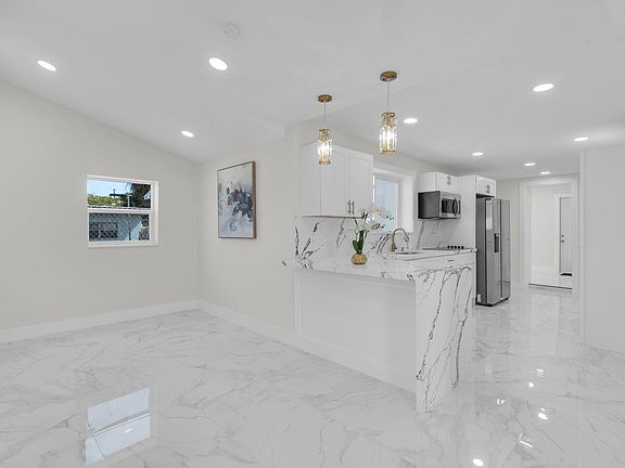 4th image of 1206 S Ridge Road