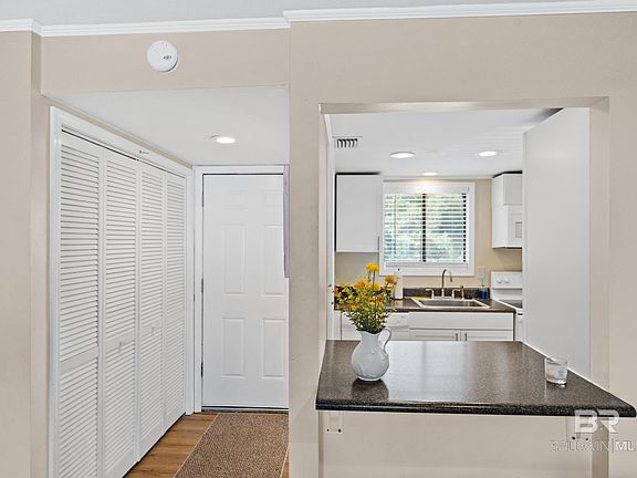 4th image of 2101 Seacliff Dr S #2101