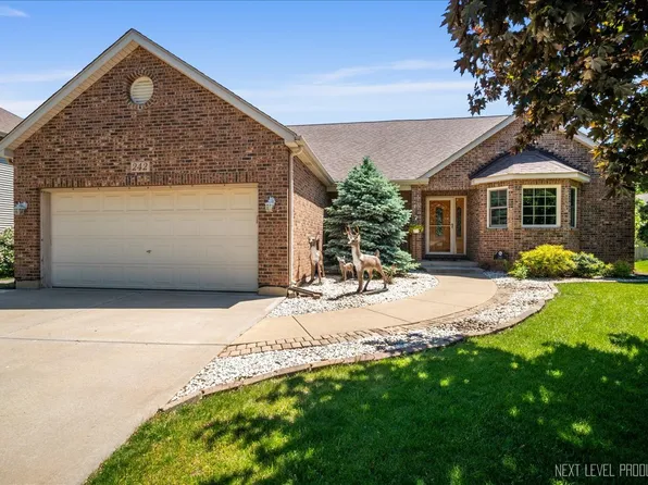 242 Willowwood Dr, Oswego, IL 60543