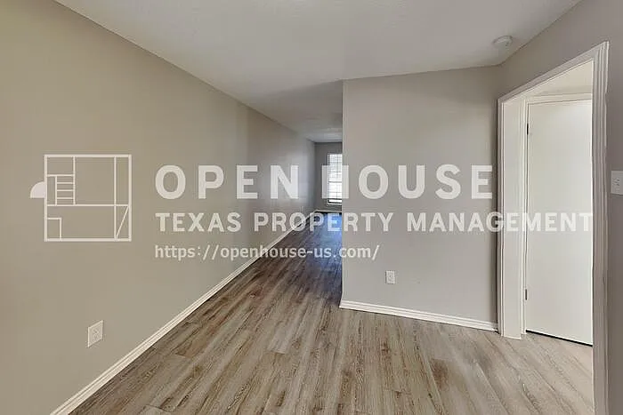 774 Eiffel Dr — Photo 7
