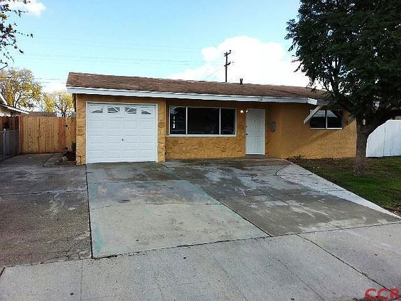 2nd image of 1114 N Oakley Ave