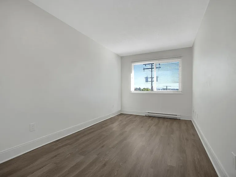 847 Howard Ave #21 — Photo 7