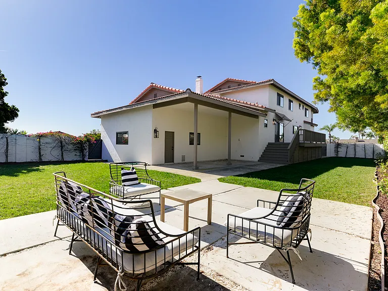2904 Levante St — Photo 23