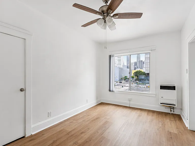 1220 S. Olive St. — Photo 11