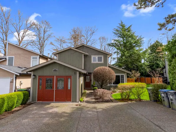 8168 132a St, Surrey, BC V3W 8Y6