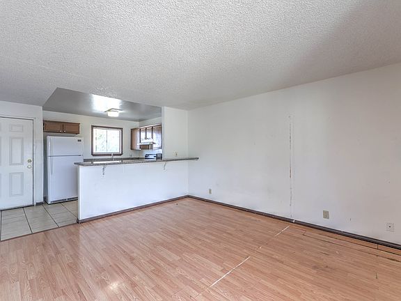 5th image of 5404 Swenson St #34