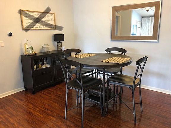 5th image of 28208 Chesapeake Cir
