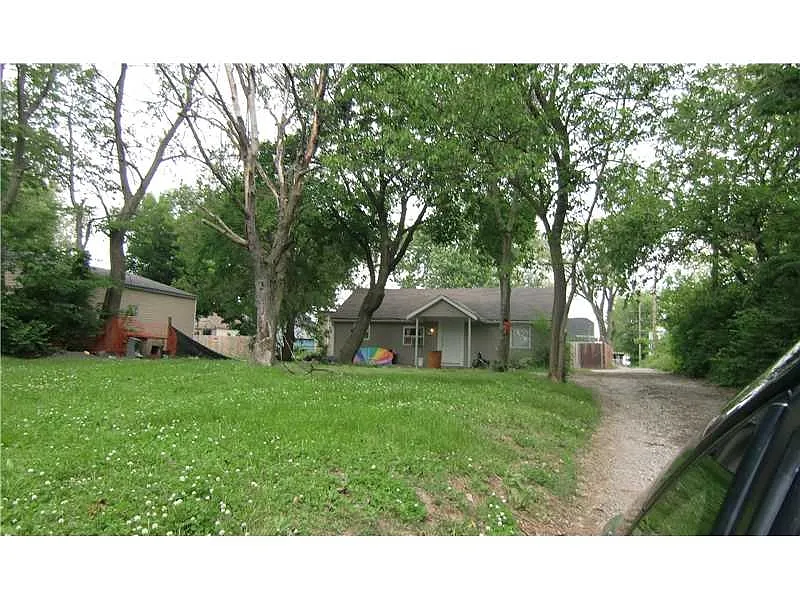 2122 Conrad Ave photo 1