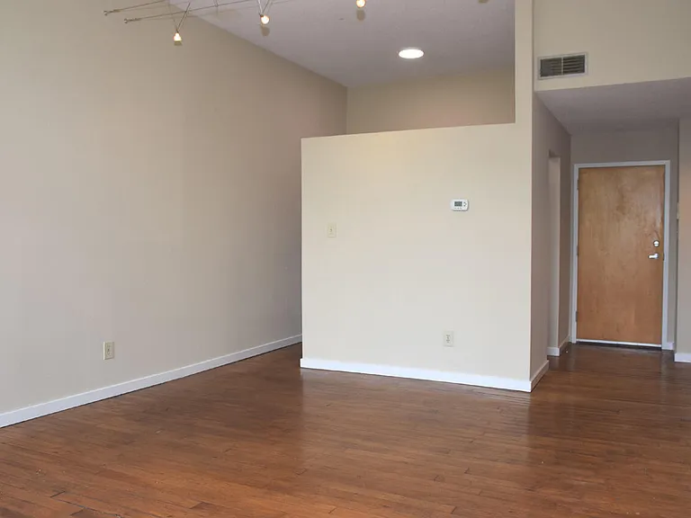 1500 River Mill Dr #305 — Photo 7