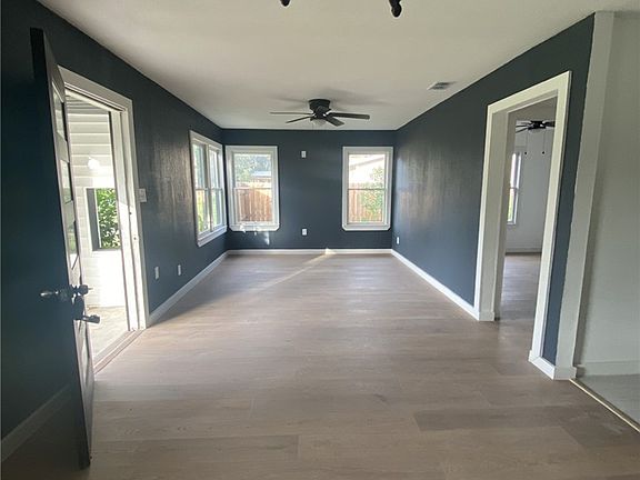 3rd image of 1204 Rose Dr