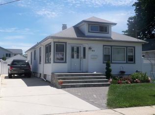 63 Duane St, Farmingdale, NY 11735