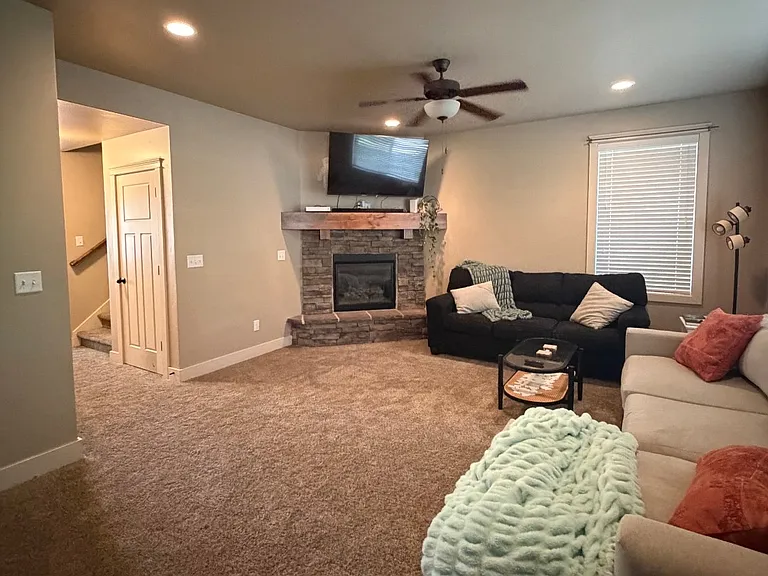 255 W 2700 N #26 — Photo 4