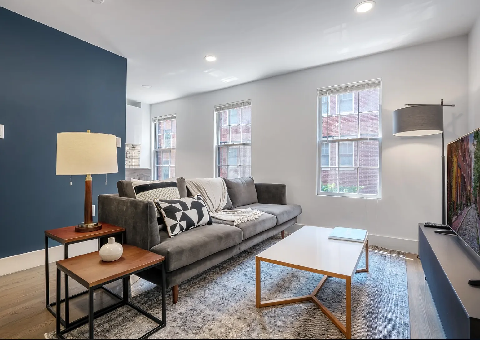 1 bed, 9999 sqft, $3,600 — Photo 2