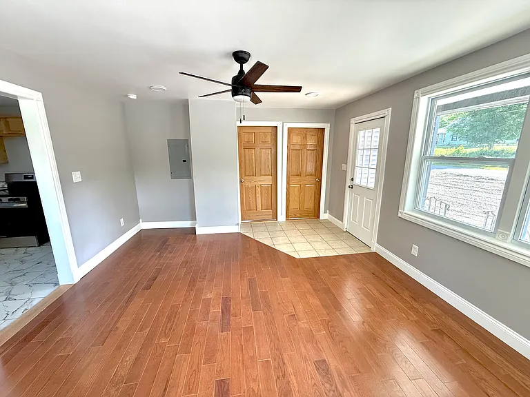 112 Old Glenwood Rd #2 — Photo 11