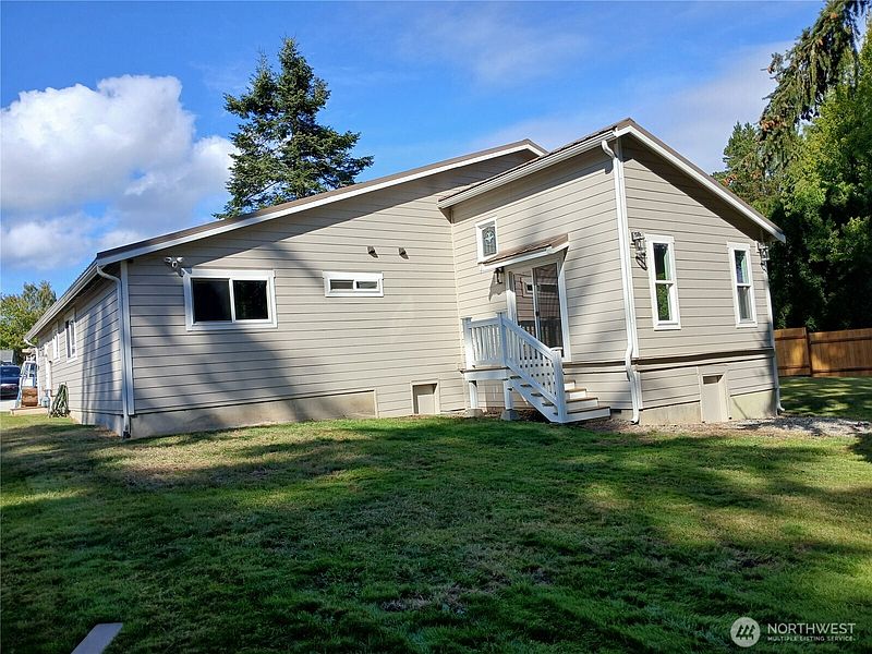 3rd image of 13707 Harbor Lane