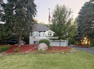 3566 Granada Ave N, Oakdale, MN 55128