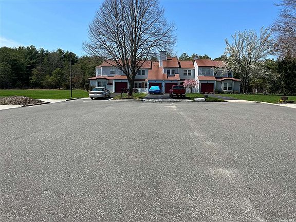 3rd image of 9 Braddock Ct #1