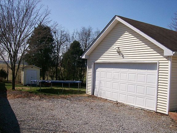 2nd image of 111 Kristen Ct