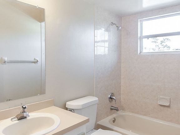 5th image of 2706 Townley Ct