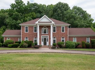 1900 Palmer Dr, Springfield, TN 37172