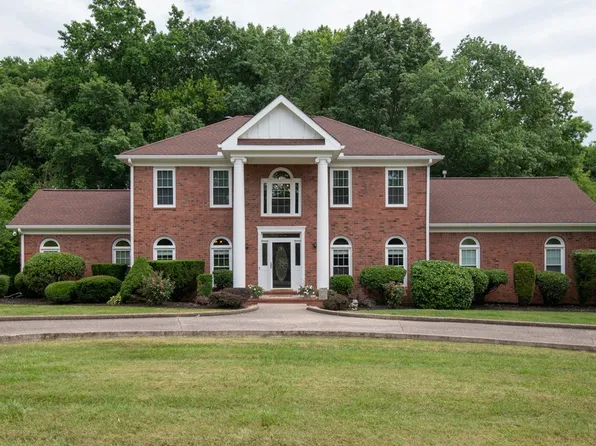 1900 Palmer Dr, Springfield, TN 37172